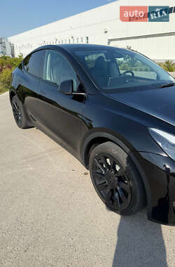 Внедорожник / Кроссовер Tesla Model Y 2023 в 