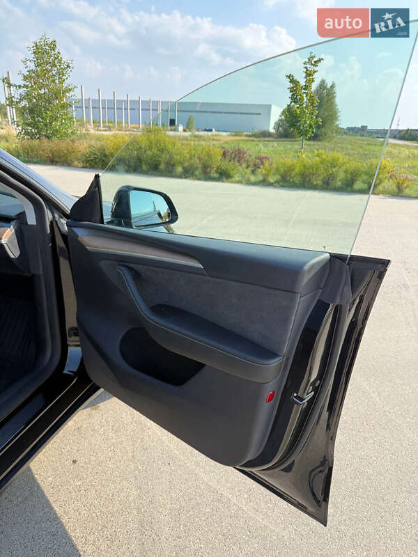 Внедорожник / Кроссовер Tesla Model Y 2023 в Коростене