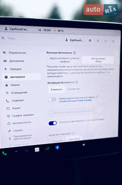 Позашляховик / Кросовер Tesla Model Y 2022 в 