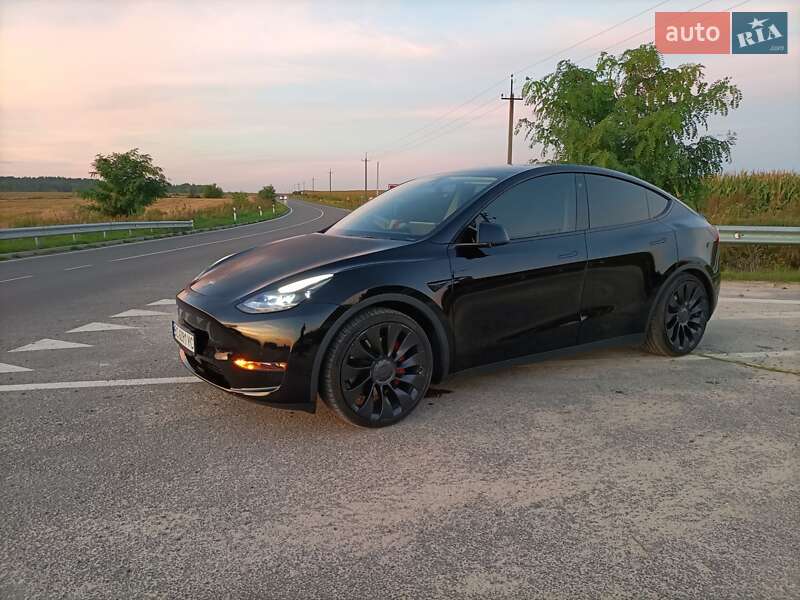 Позашляховик / Кросовер Tesla Model Y 2022 в Львові