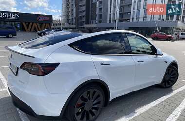 Внедорожник / Кроссовер Tesla Model Y 2024 в 
