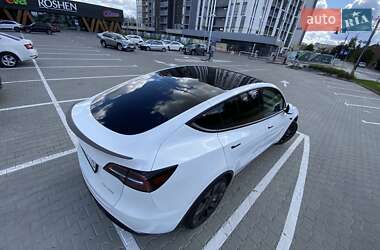 Внедорожник / Кроссовер Tesla Model Y 2024 в 