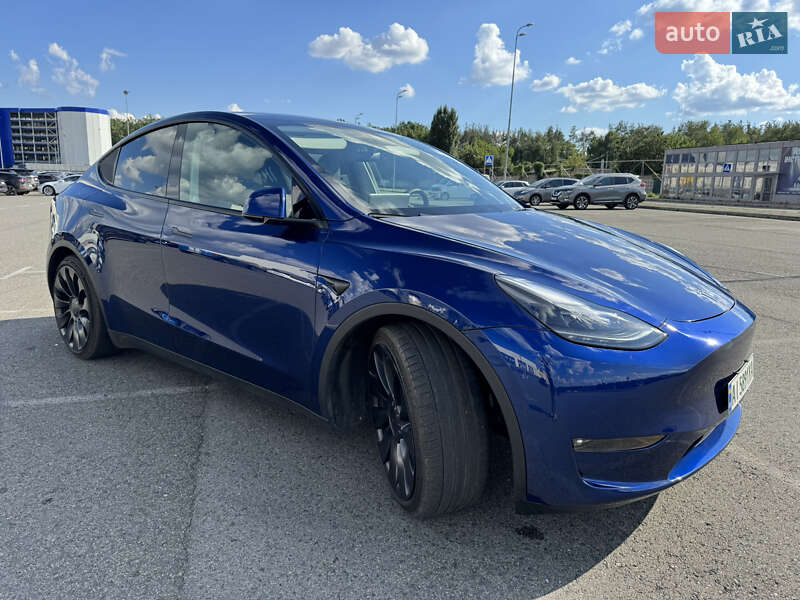 Tesla Model Y 2023