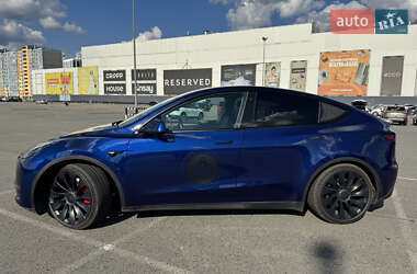 Внедорожник / Кроссовер Tesla Model Y 2023 в 
