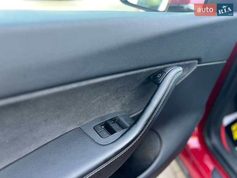 Позашляховик / Кросовер Tesla Model Y 2021 в Івано-Франківську