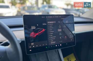 Внедорожник / Кроссовер Tesla Model Y 2021 в 
