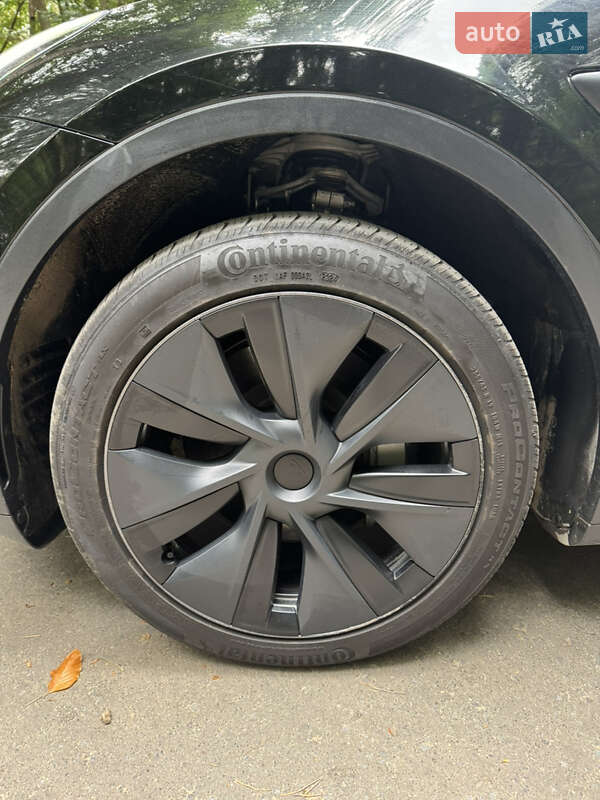 Позашляховик / Кросовер Tesla Model Y 2025 в Львові