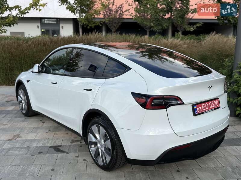 Внедорожник / Кроссовер Tesla Model Y 2023 в Киеве