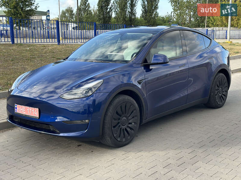 Tesla Model Y 2023