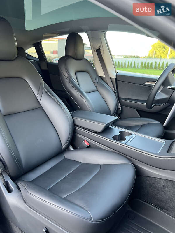 Внедорожник / Кроссовер Tesla Model Y 2024 в Луцке