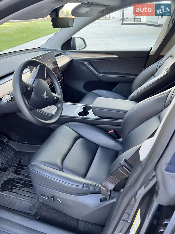 Внедорожник / Кроссовер Tesla Model Y 2024 в Луцке