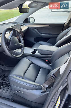 Позашляховик / Кросовер Tesla Model Y 2024 в 