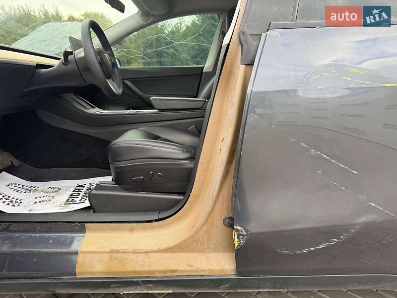 Позашляховик / Кросовер Tesla Model Y 2021 в Луцьку