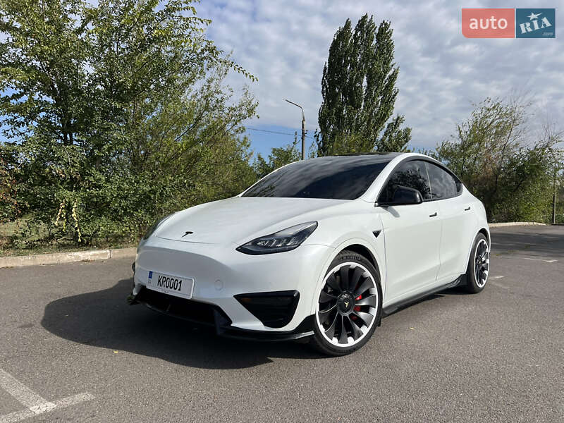 Tesla Model Y 2020