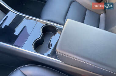 Внедорожник / Кроссовер Tesla Model Y 2021 в 