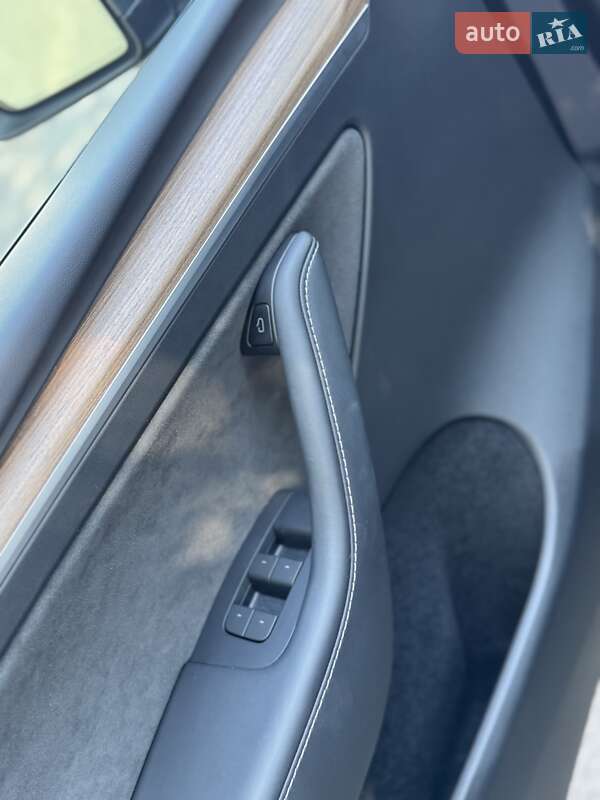 Внедорожник / Кроссовер Tesla Model Y 2024 в Днепре фото 12 Внедорожник / Кроссовер Tesla Model Y 2024 в Днепре