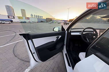 Позашляховик / Кросовер Tesla Model Y 2021 в 