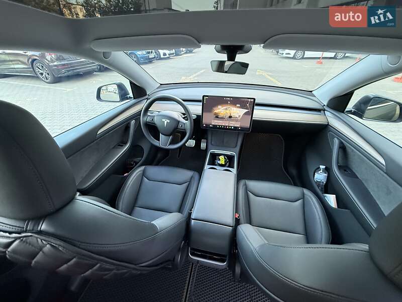 Внедорожник / Кроссовер Tesla Model Y 2024 в Киеве