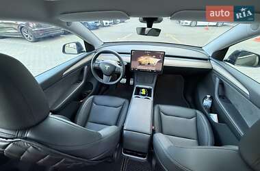 Позашляховик / Кросовер Tesla Model Y 2024 в 