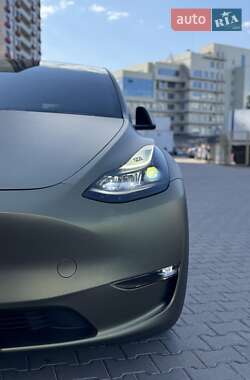 Позашляховик / Кросовер Tesla Model Y 2024 в 