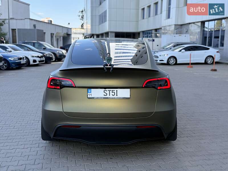 Внедорожник / Кроссовер Tesla Model Y 2024 в Киеве