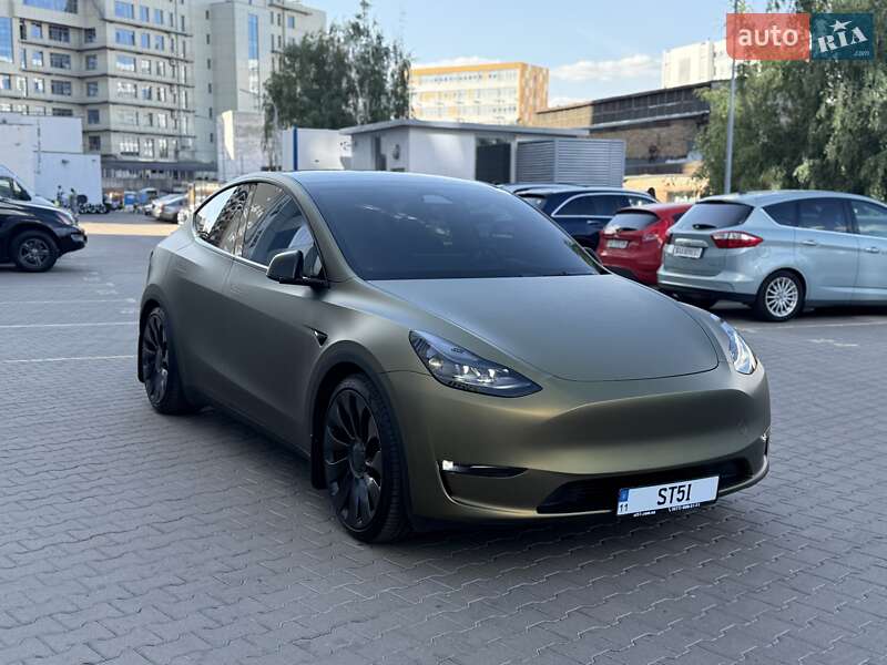 Внедорожник / Кроссовер Tesla Model Y 2024 в Киеве