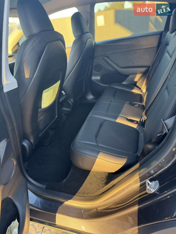 Позашляховик / Кросовер Tesla Model Y 2024 в Львові фото 9 Позашляховик / Кросовер Tesla Model Y 2024 в Львові
