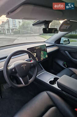 Позашляховик / Кросовер Tesla Model Y 2021 в 