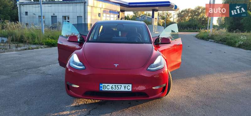 Tesla Model Y 2021
