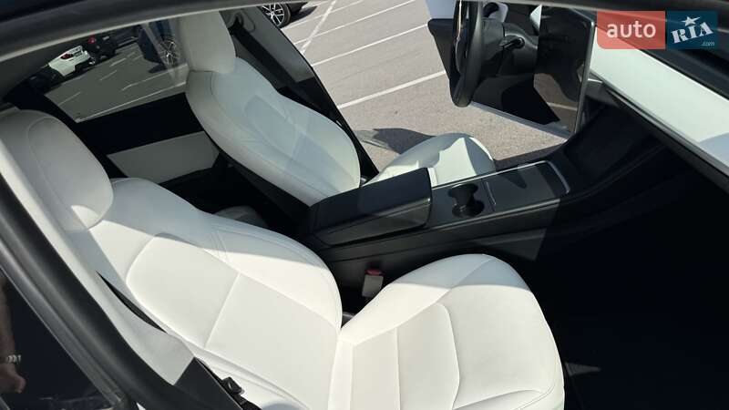 Внедорожник / Кроссовер Tesla Model Y 2022 в Киеве