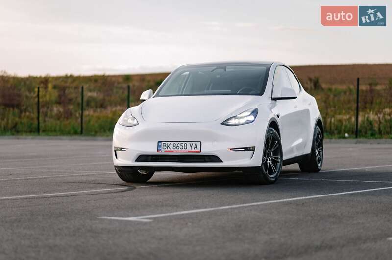 Внедорожник / Кроссовер Tesla Model Y 2024 в Ровно