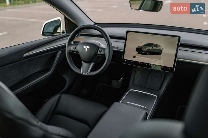 Внедорожник / Кроссовер Tesla Model Y 2024 в Ровно