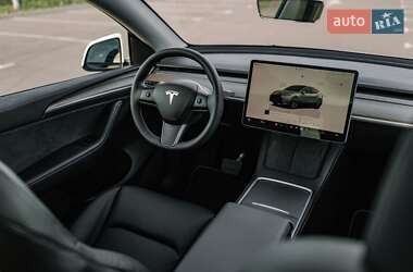 Позашляховик / Кросовер Tesla Model Y 2024 в 