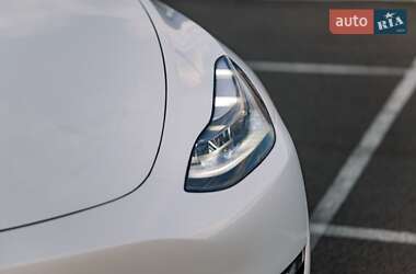 Позашляховик / Кросовер Tesla Model Y 2024 в 