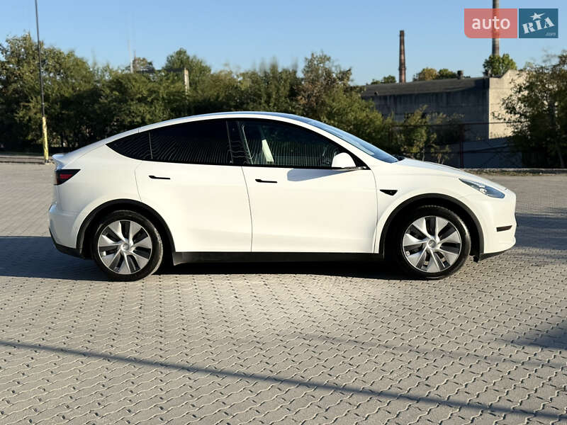 Внедорожник / Кроссовер Tesla Model Y 2021 в Львове