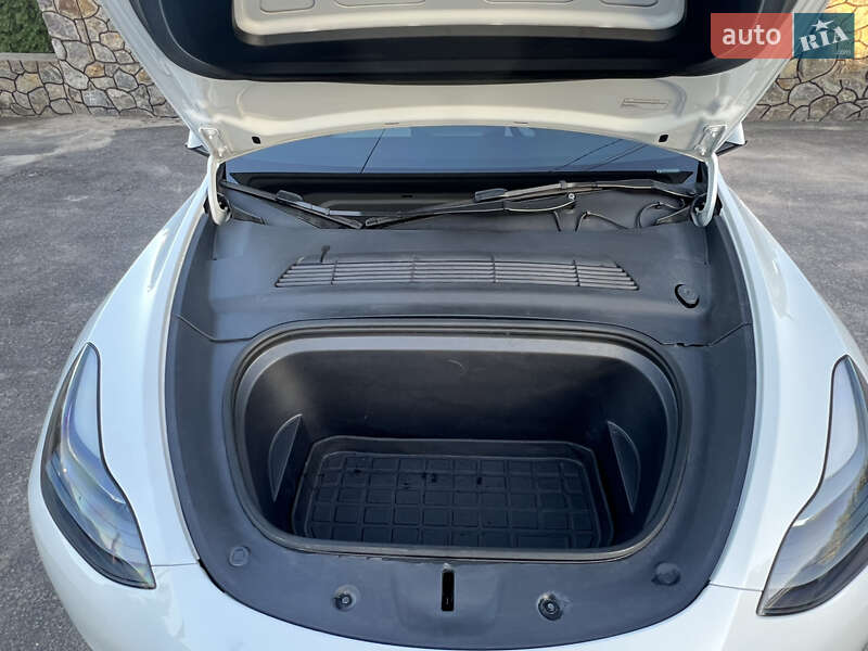 Позашляховик / Кросовер Tesla Model Y 2023 в Шаргороді