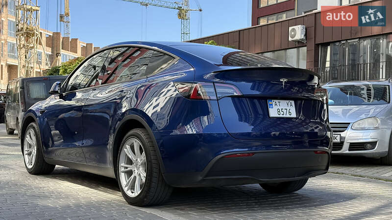 Позашляховик / Кросовер Tesla Model Y 2021 в Івано-Франківську