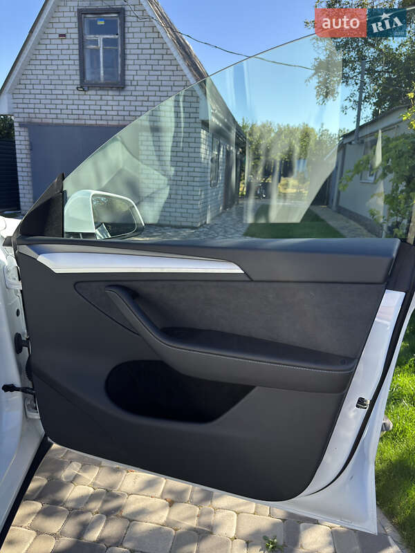 Позашляховик / Кросовер Tesla Model Y 2024 в Смілі