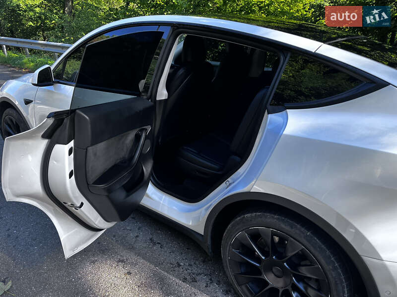 Внедорожник / Кроссовер Tesla Model Y 2021 в Ужгороде