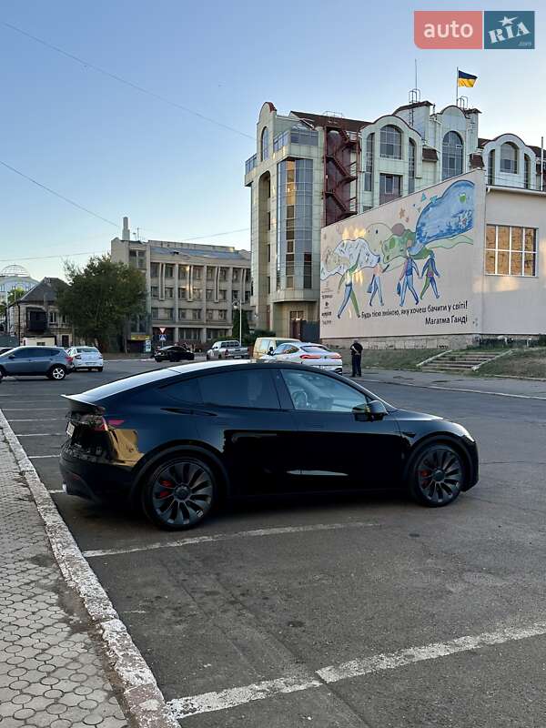 Позашляховик / Кросовер Tesla Model Y 2021 в Миколаєві