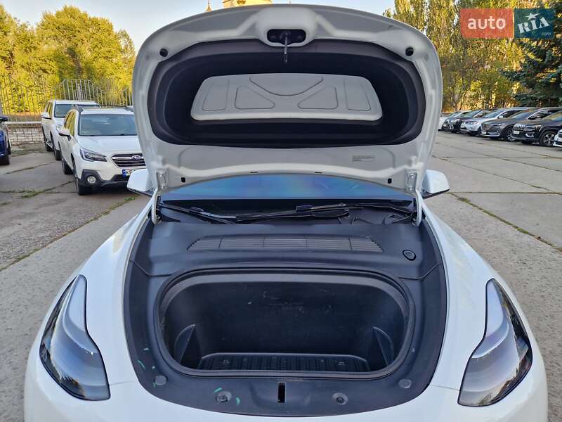 Позашляховик / Кросовер Tesla Model Y 2024 в Дніпрі