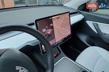 Позашляховик / Кросовер Tesla Model Y 2021 в 