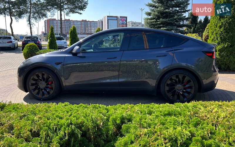 Позашляховик / Кросовер Tesla Model Y 2022 в Львові