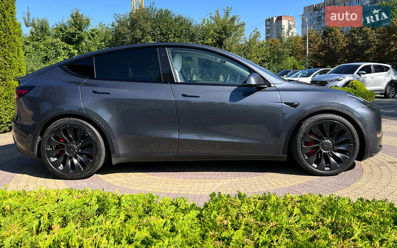 Позашляховик / Кросовер Tesla Model Y 2022 в Львові
