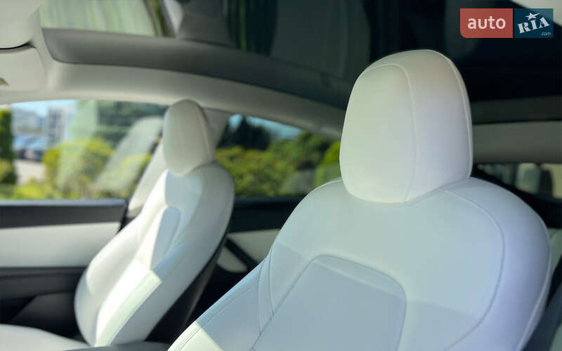 Позашляховик / Кросовер Tesla Model Y 2022 в Львові