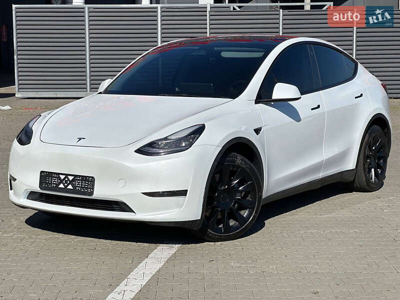 Внедорожник / Кроссовер Tesla Model Y 2023 в Киеве