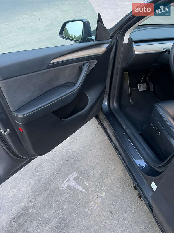 Внедорожник / Кроссовер Tesla Model Y 2022 в Львове