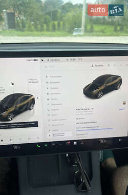 Позашляховик / Кросовер Tesla Model Y 2022 в  фото 33 Позашляховик / Кросовер Tesla Model Y 2022 в
