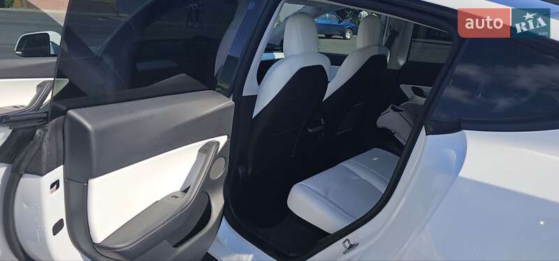 Позашляховик / Кросовер Tesla Model Y 2021 в Одесі