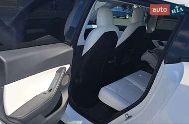 Позашляховик / Кросовер Tesla Model Y 2021 в 